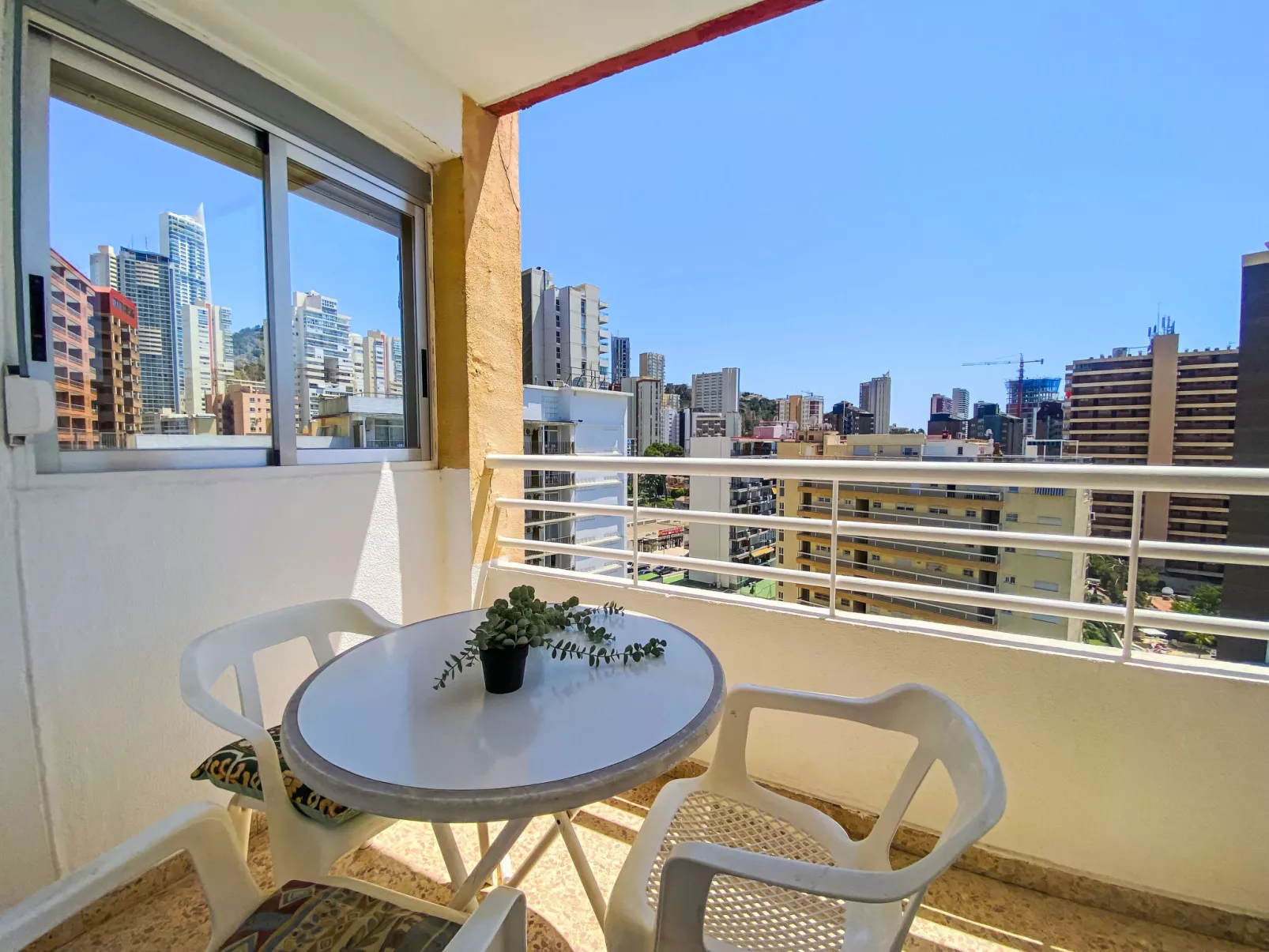 Amsterdam Playa Levante-Inside