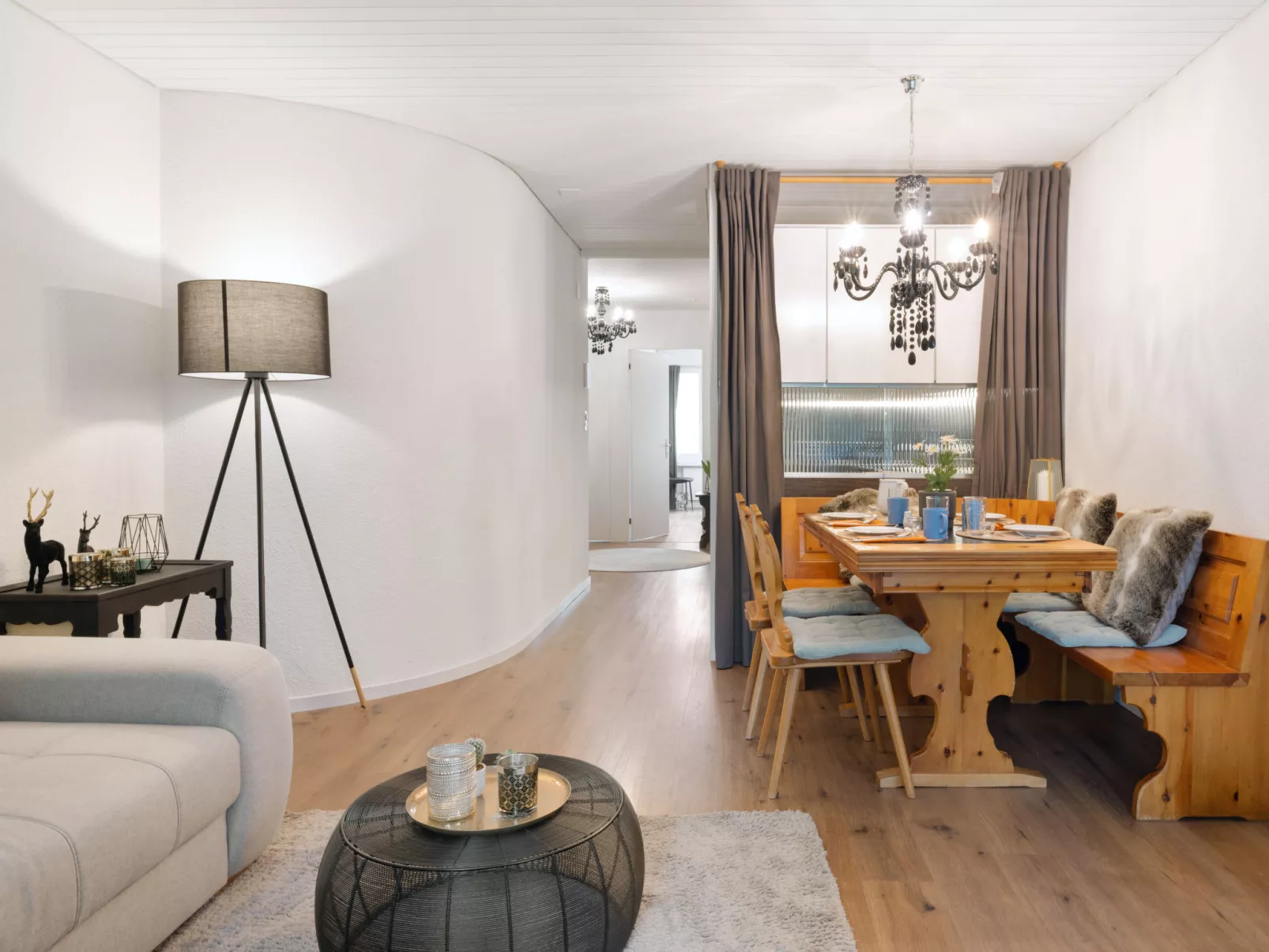 Verbena Apt 4-Inside