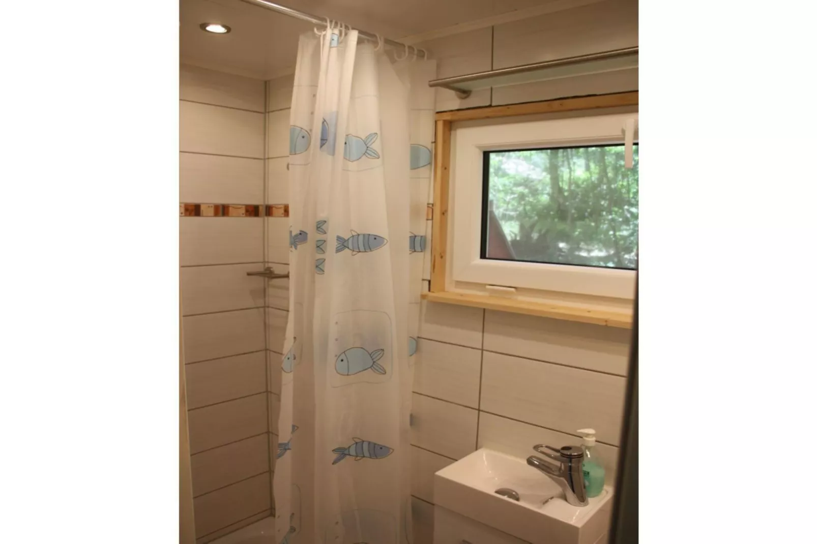 37334-Bathroom