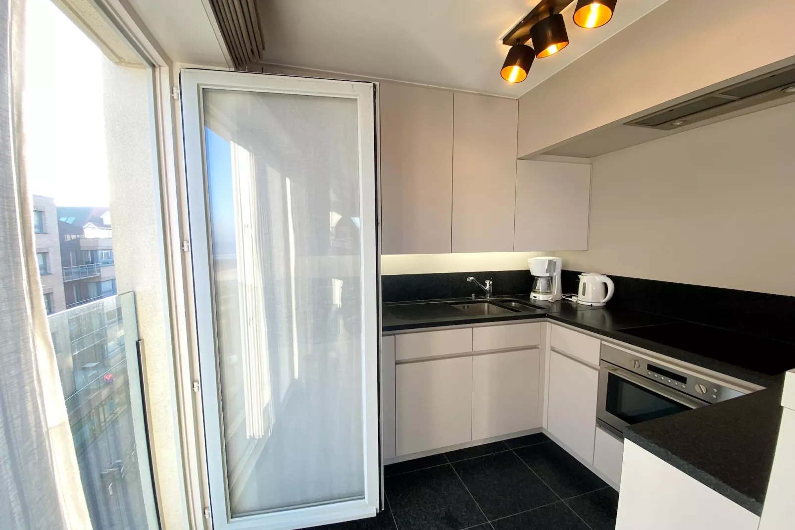 SEAWIND 503-Cuisine