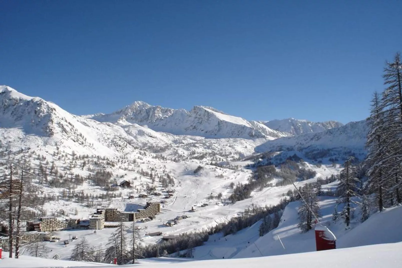 Les Terrasses d'Isola 2-Area winter 20km