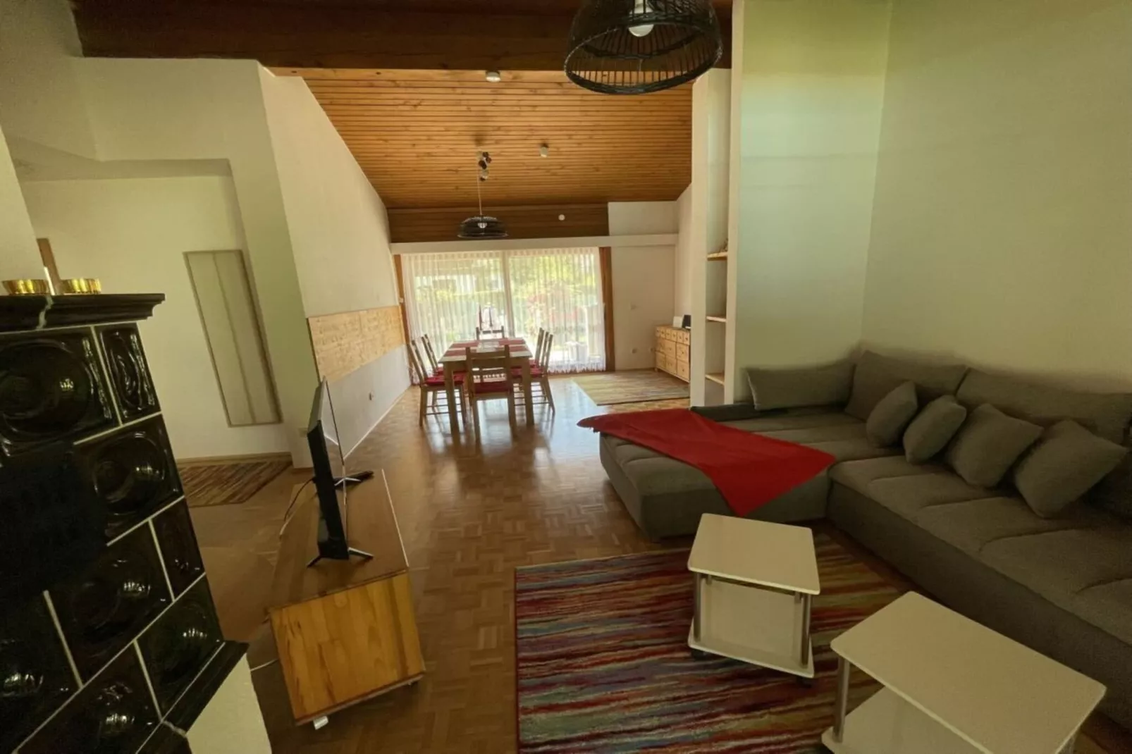 480011-Living room