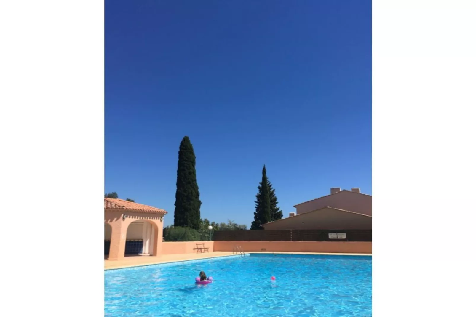 225197-Piscine