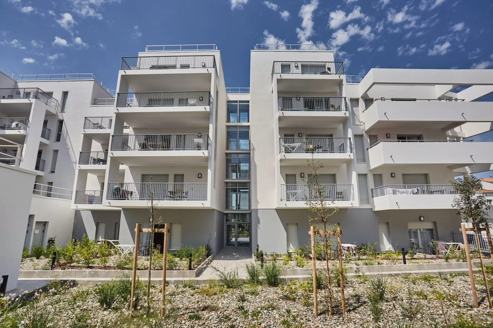 L'Orée du Parc 2-Exterior in summer