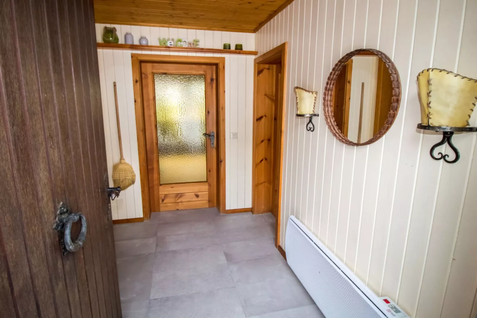 464651-Hall & reception
