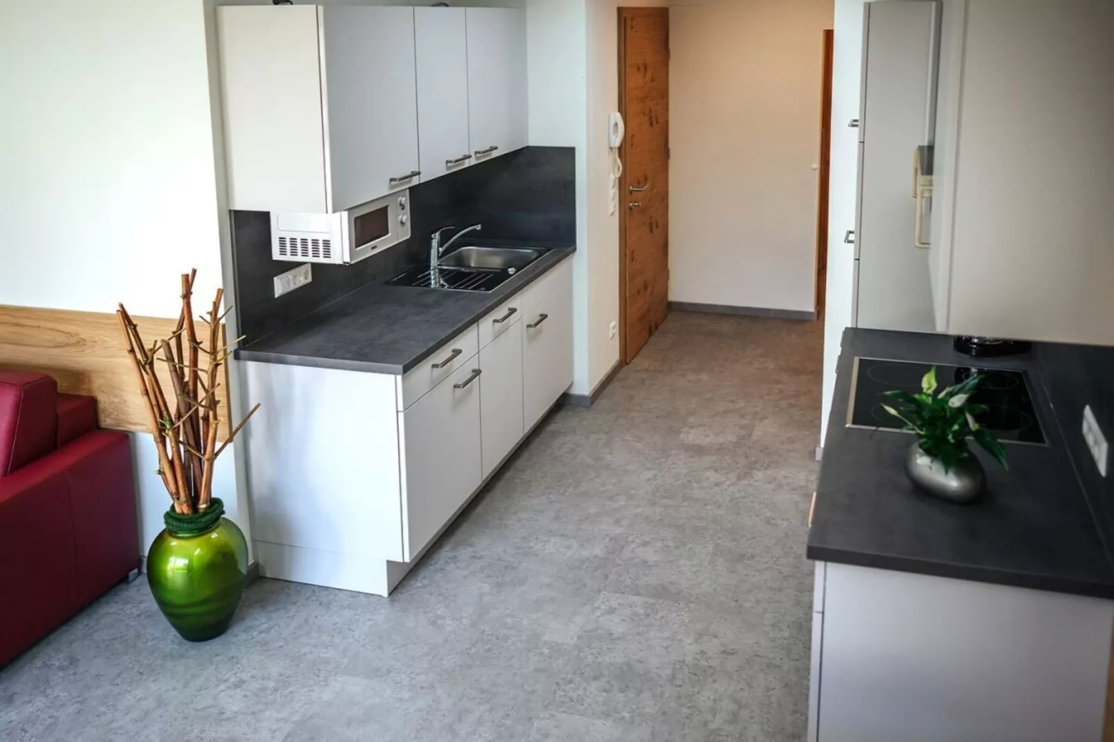 65818-Kitchen