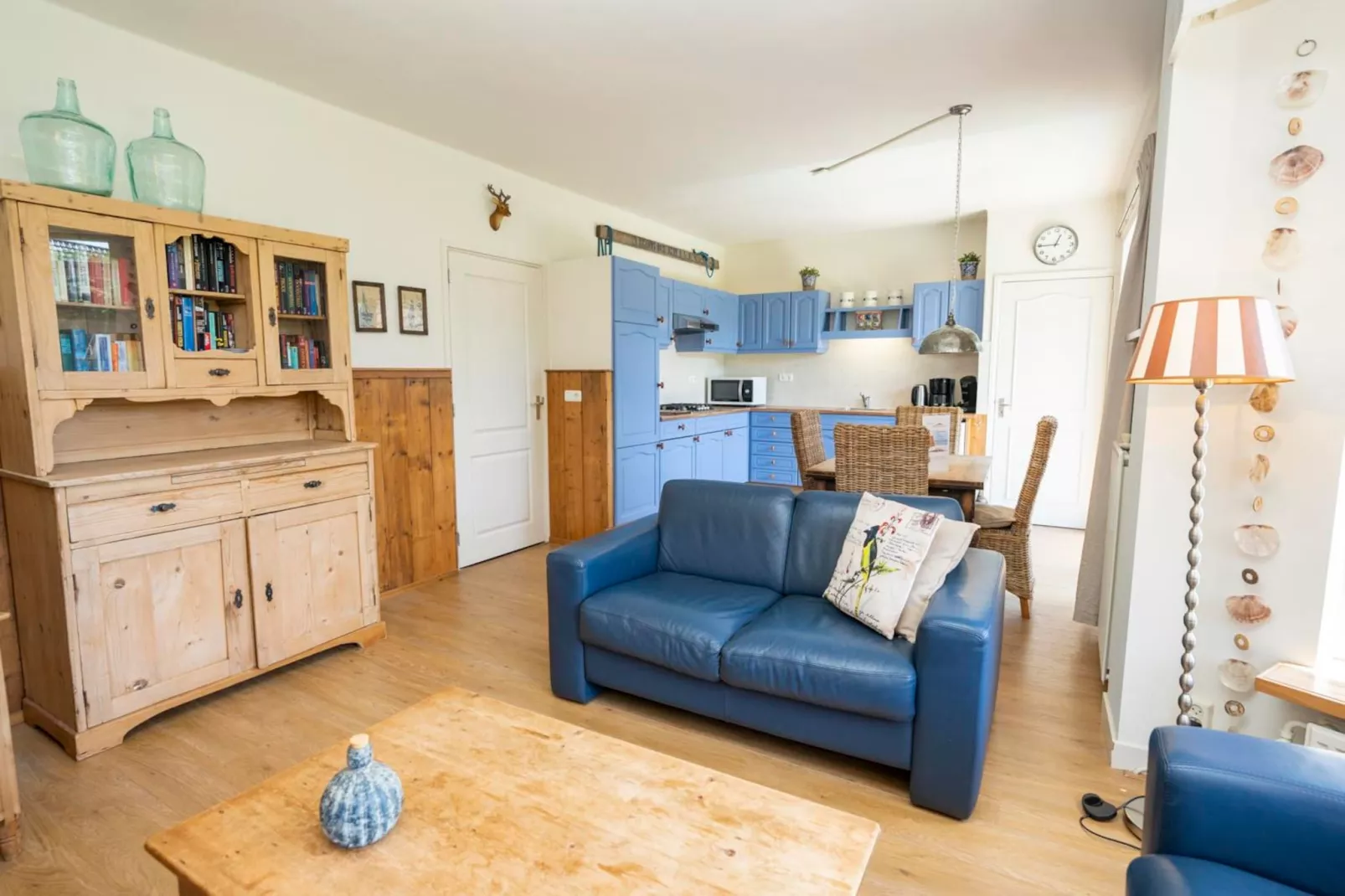 Strandhuys Schelp-Living room