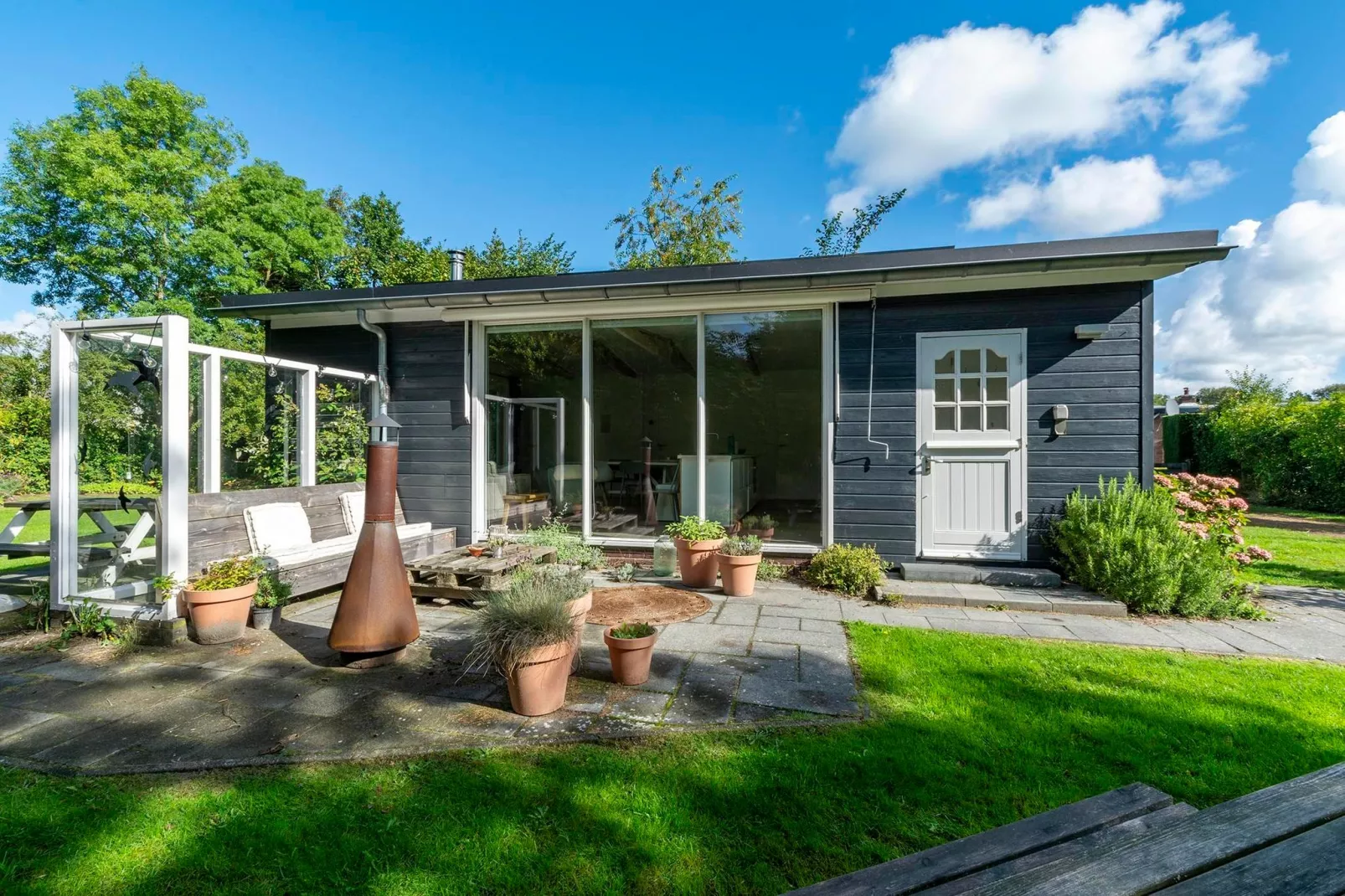 Eureka 109-Exterior in summer