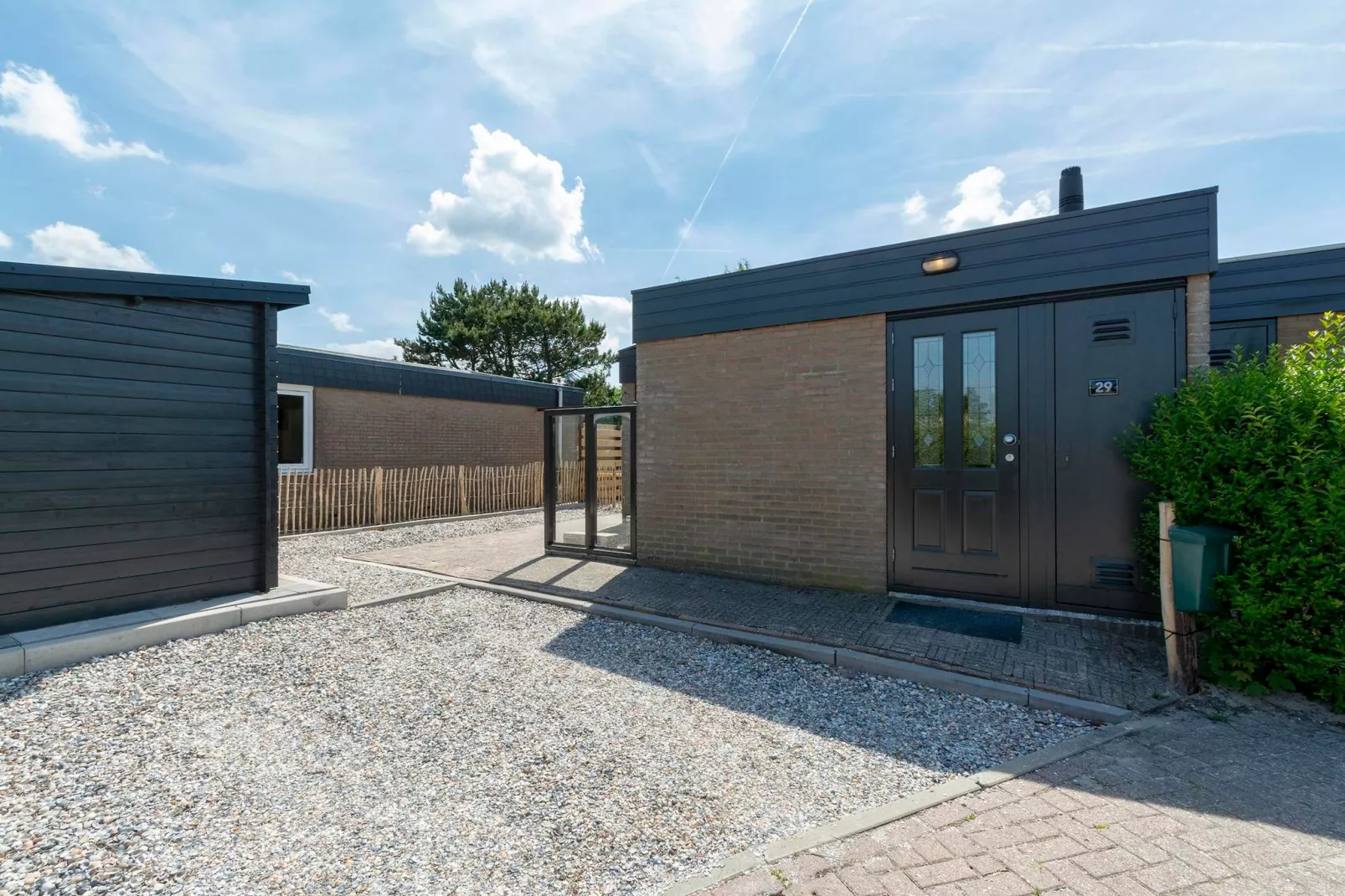 De Blenck 29-Exterior in summer