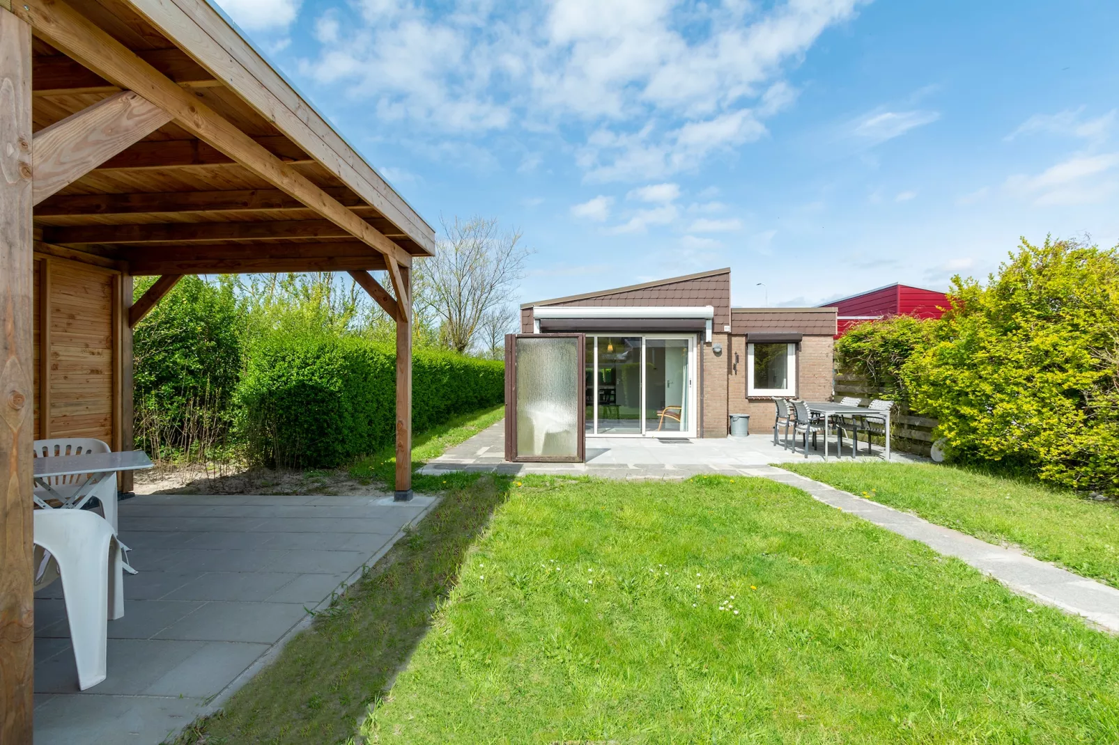 De Blenck 49-Exterior in summer