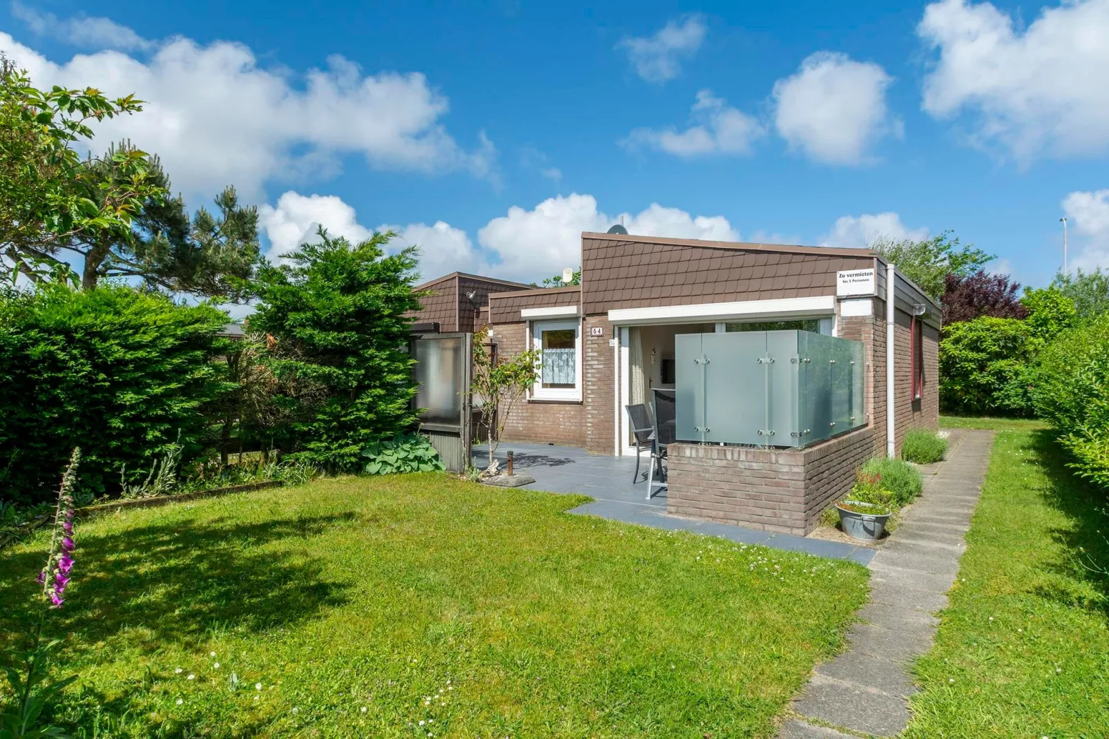 De Blenck 54-Exterior in summer