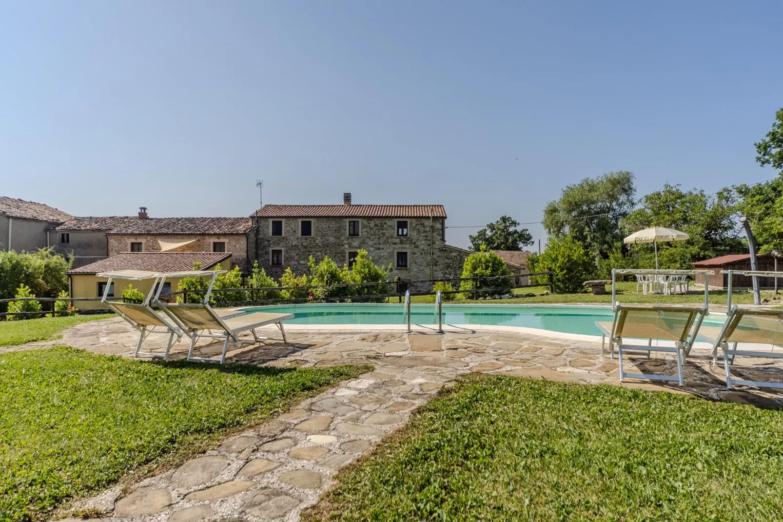 Dai Du Bourdei-Exterior in summer