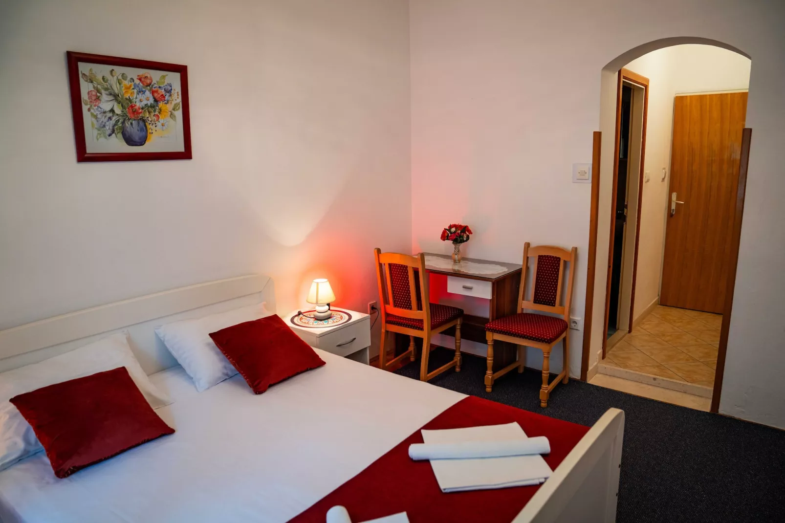 Guest House Cesic - Double Room No1-Schlafzimmer