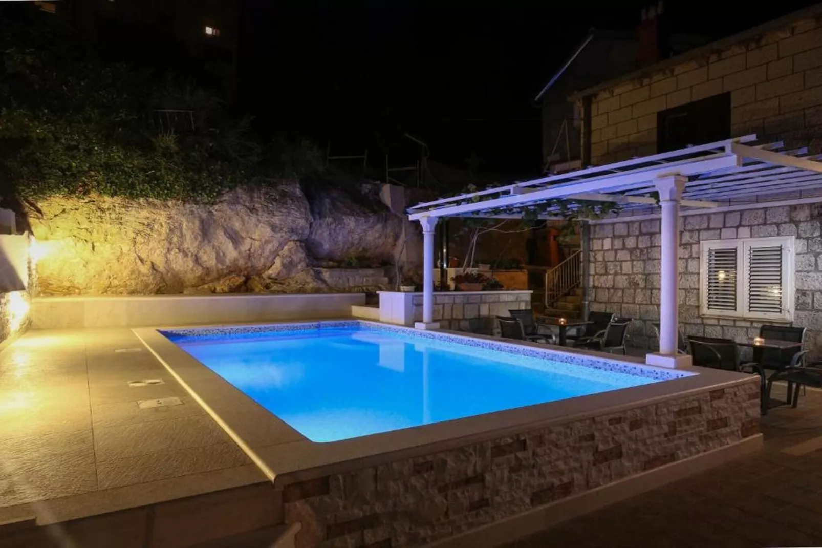 Guest House Kusalo- One Bedroom Apartment with Terrace (Apartman 4)-Piscine