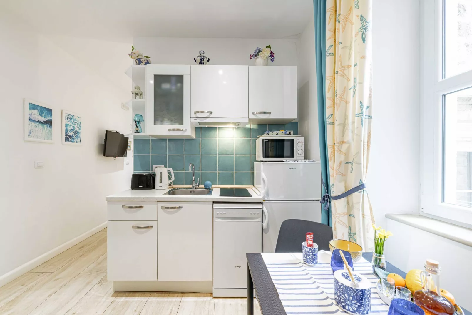 L & L Old Town Apartments - Studio Apartment ( Lacroma)-Küche