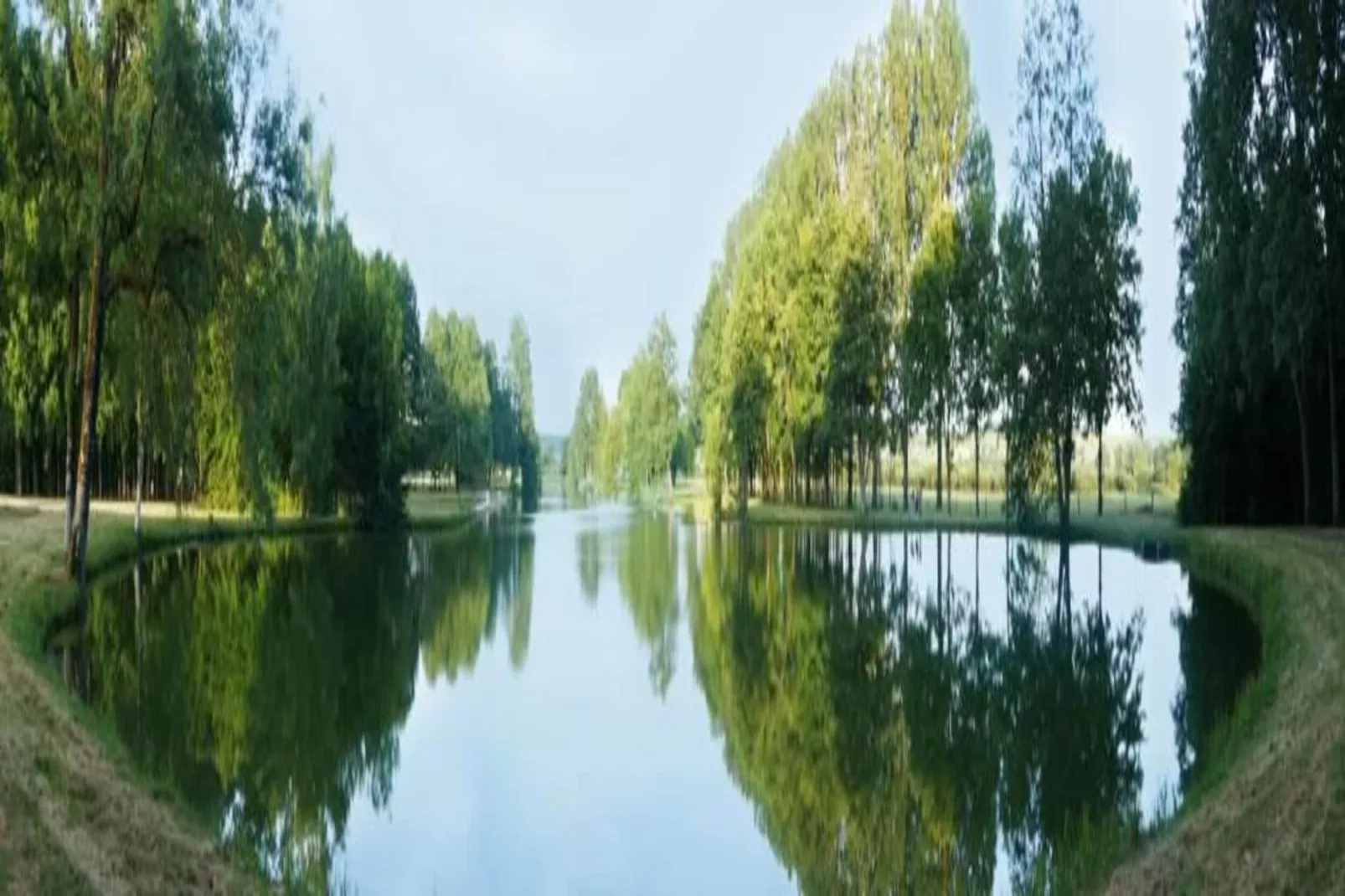 Le Phenix-Areas within 20km in summer