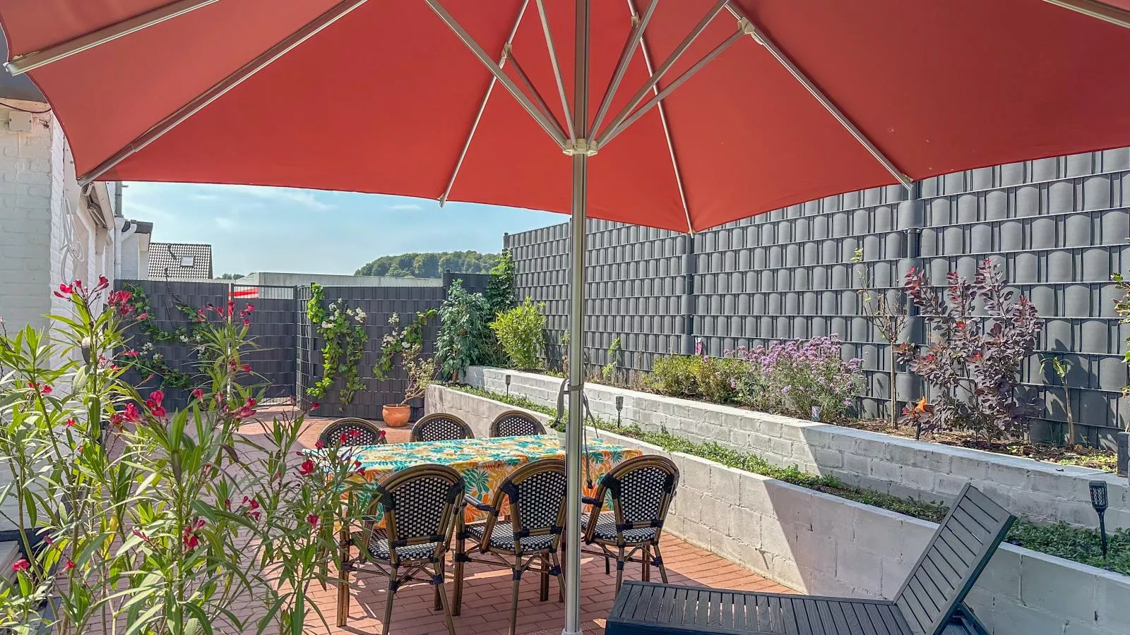 Zicht op Valkenburg-Terrace balcony