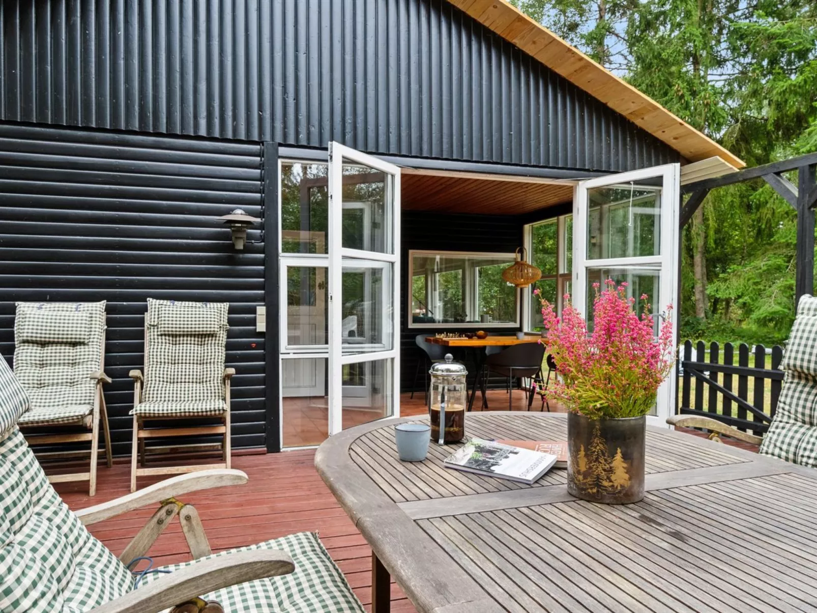 "Eirik" - 700m from the sea-Outside