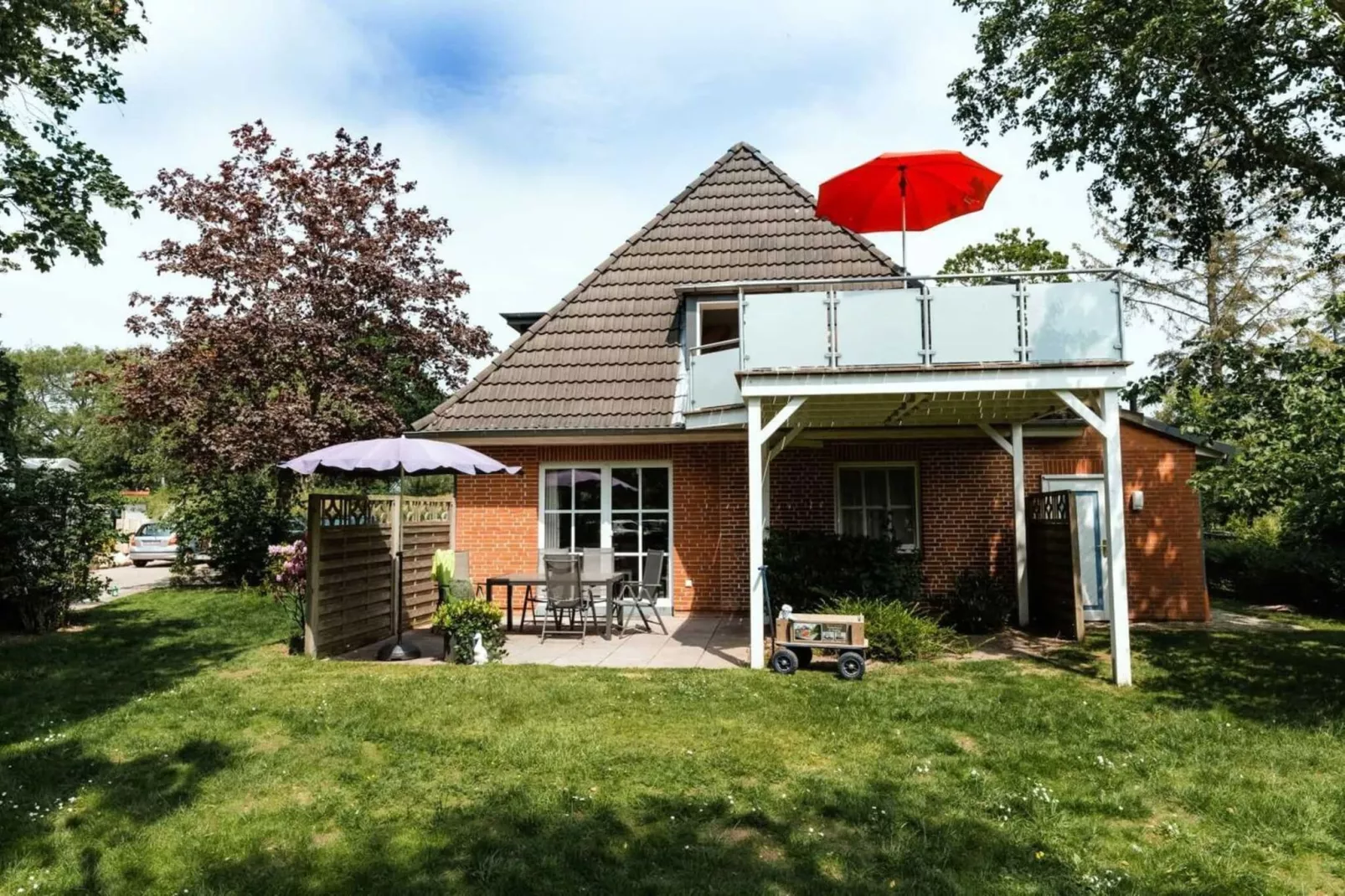 Huus Avelia - Apartment DG	-Außenbereich Sommer