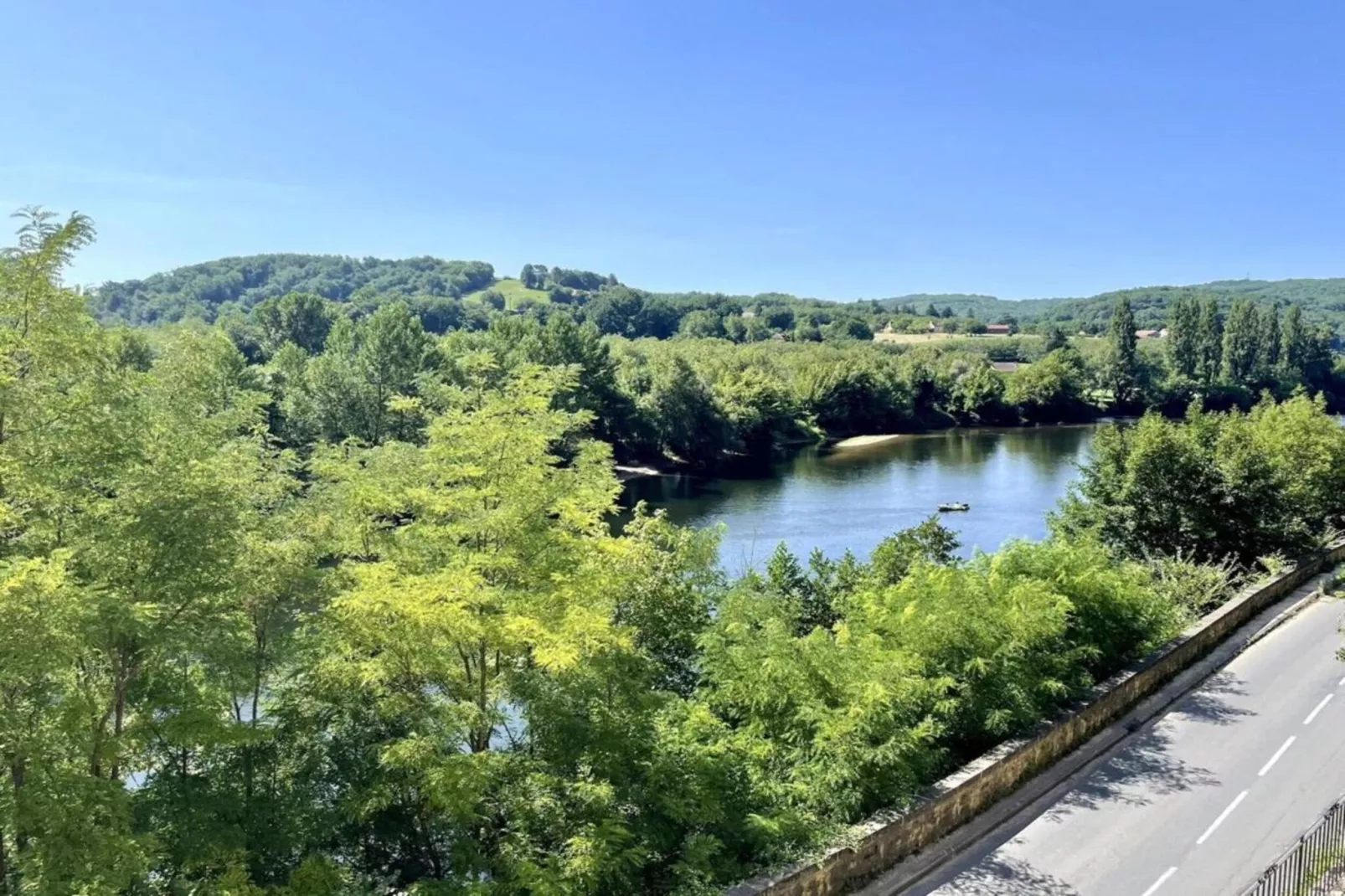 Demie-Areas within 5km in summer