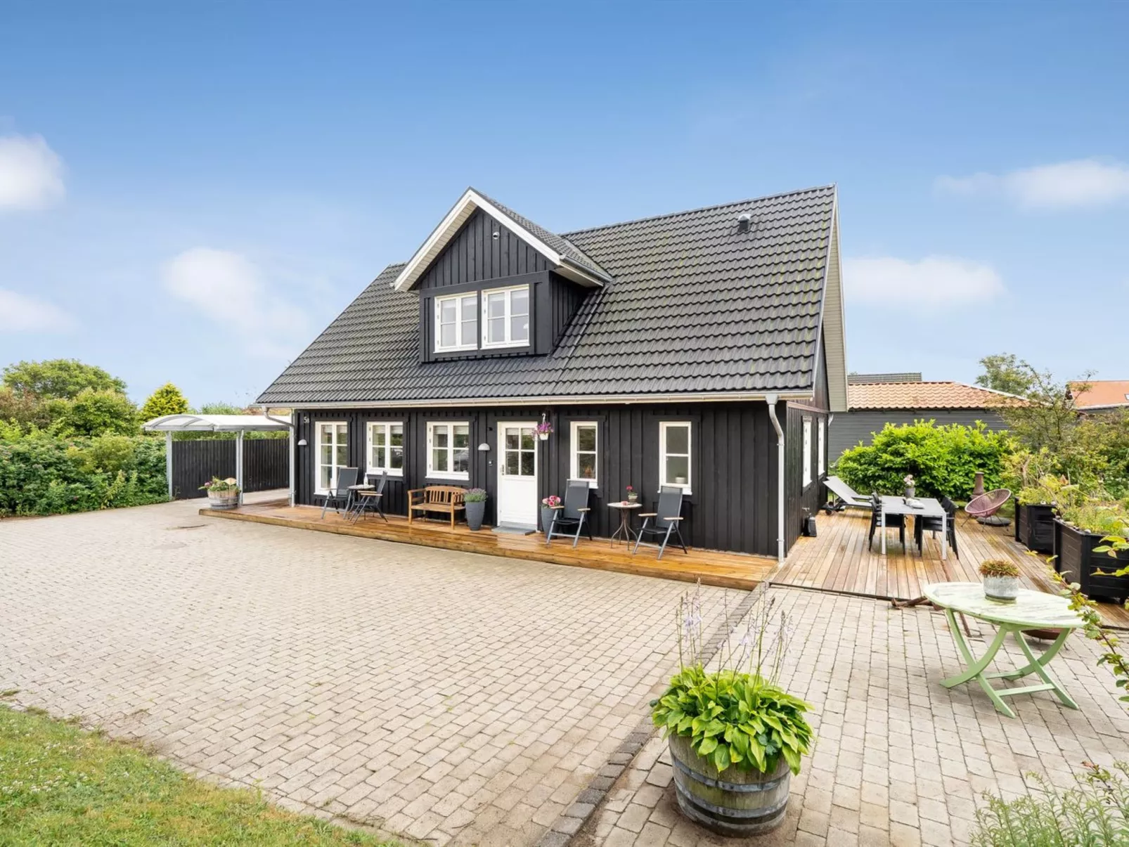 "Brune" - 330m from the sea-Outside