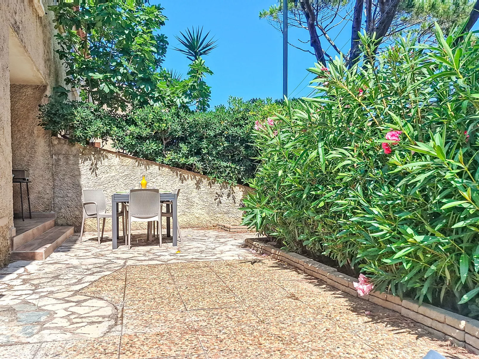 Le Rayolet Parc-Outside
