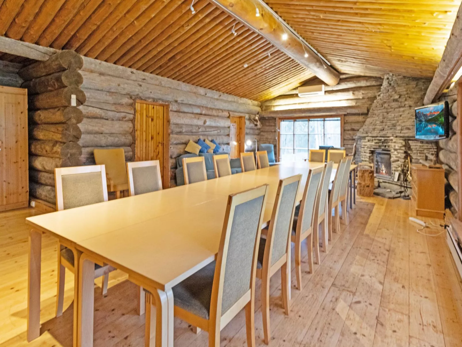 Metsä-luosto-Dedans