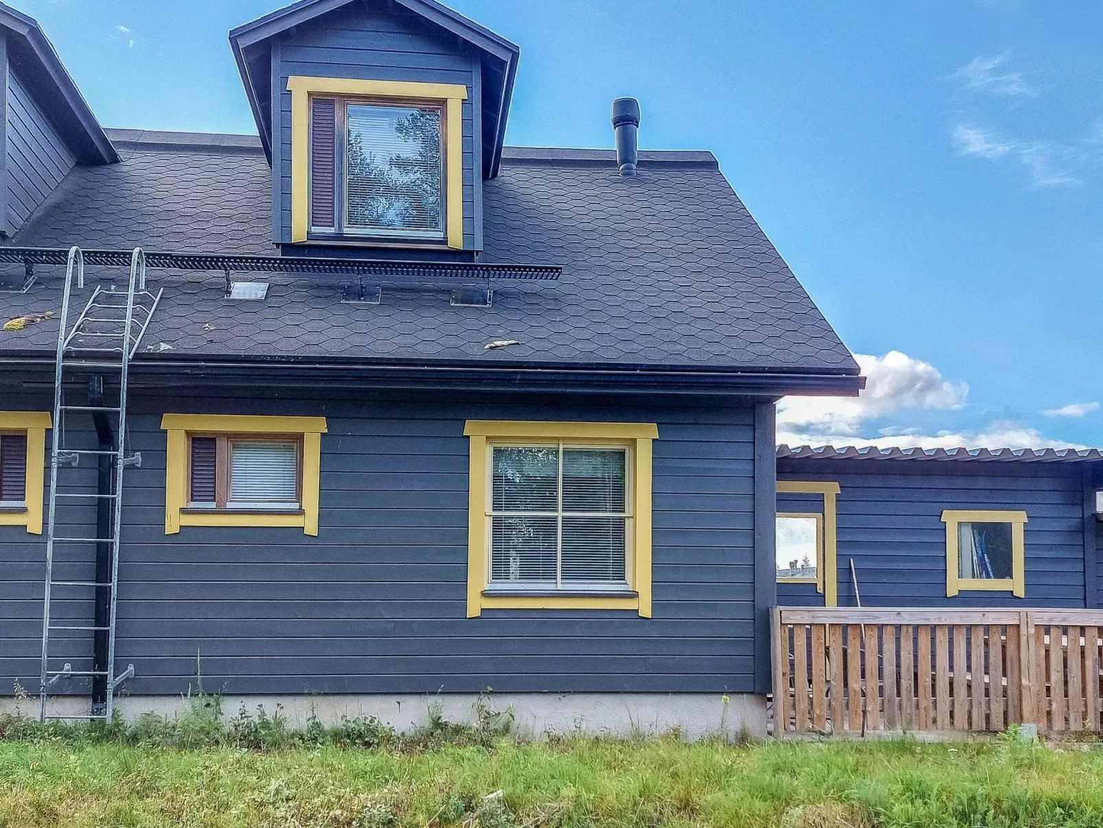 Aihki c/o villa armas 50-Inside