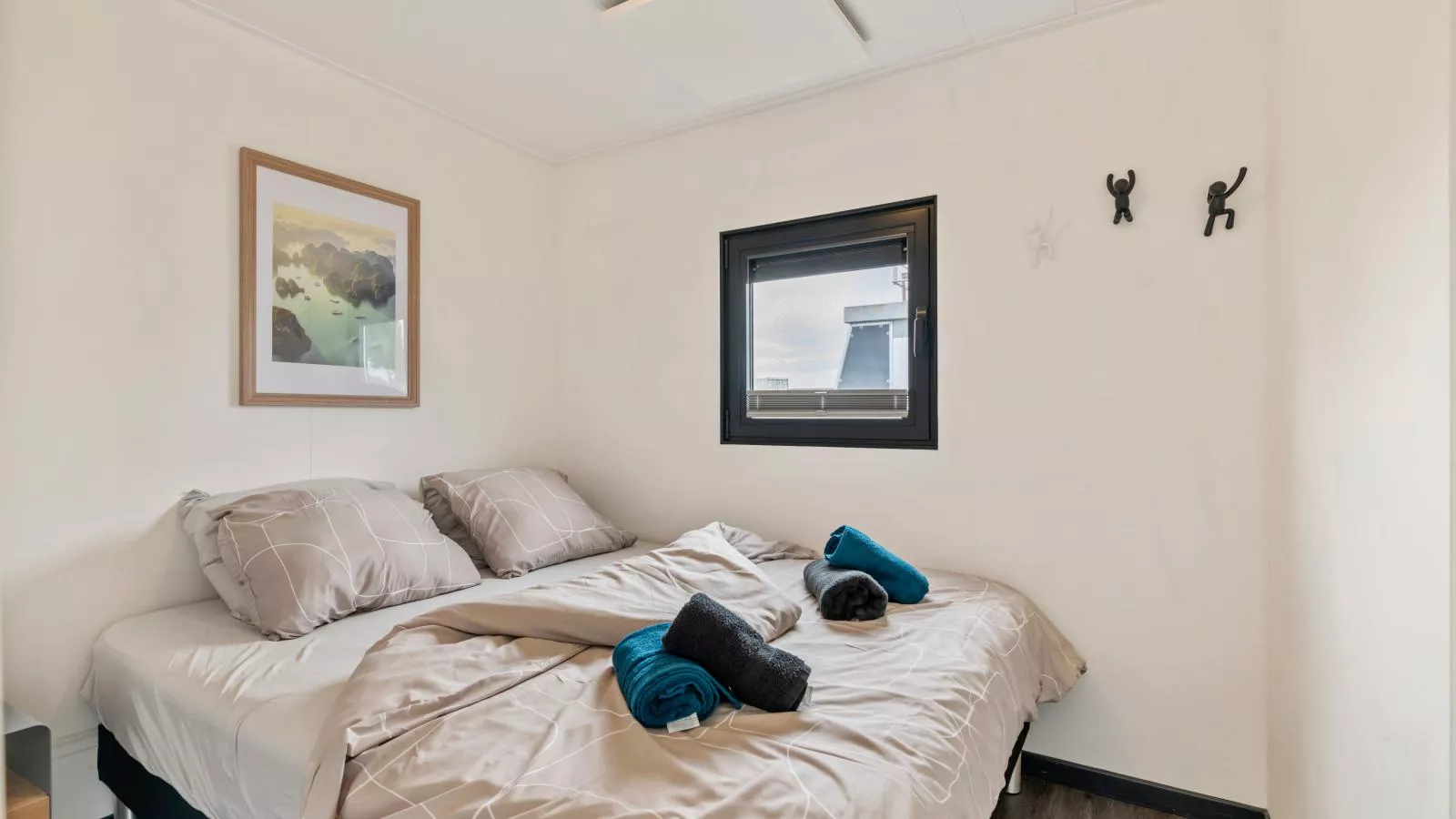 Maxim Jr-Bedroom