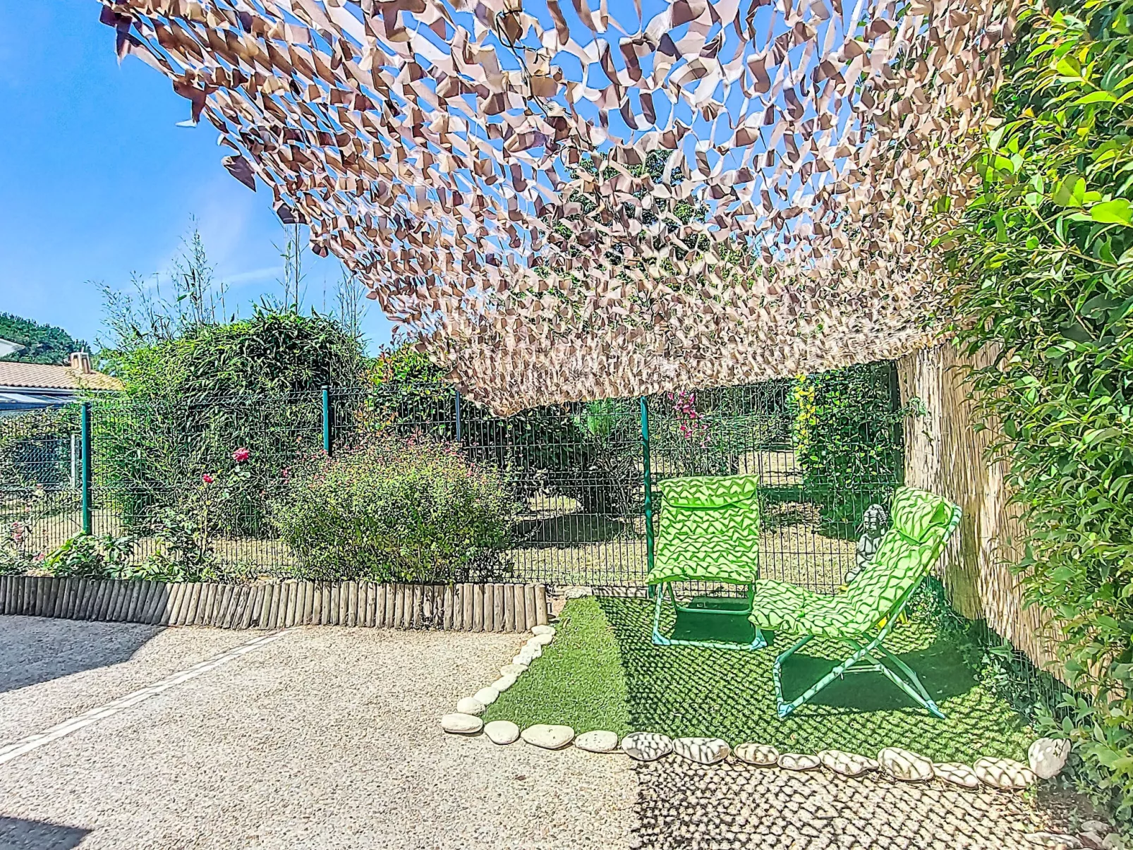 La Martignas 1-Outside