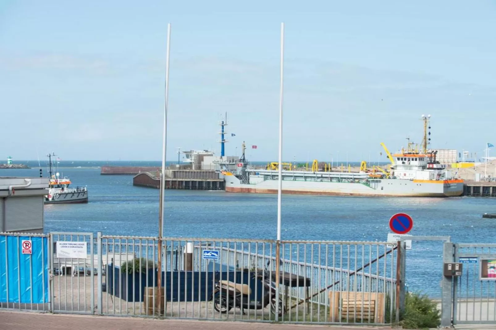 Scheveningen Harbour 40B-Areas within 20km in summer
