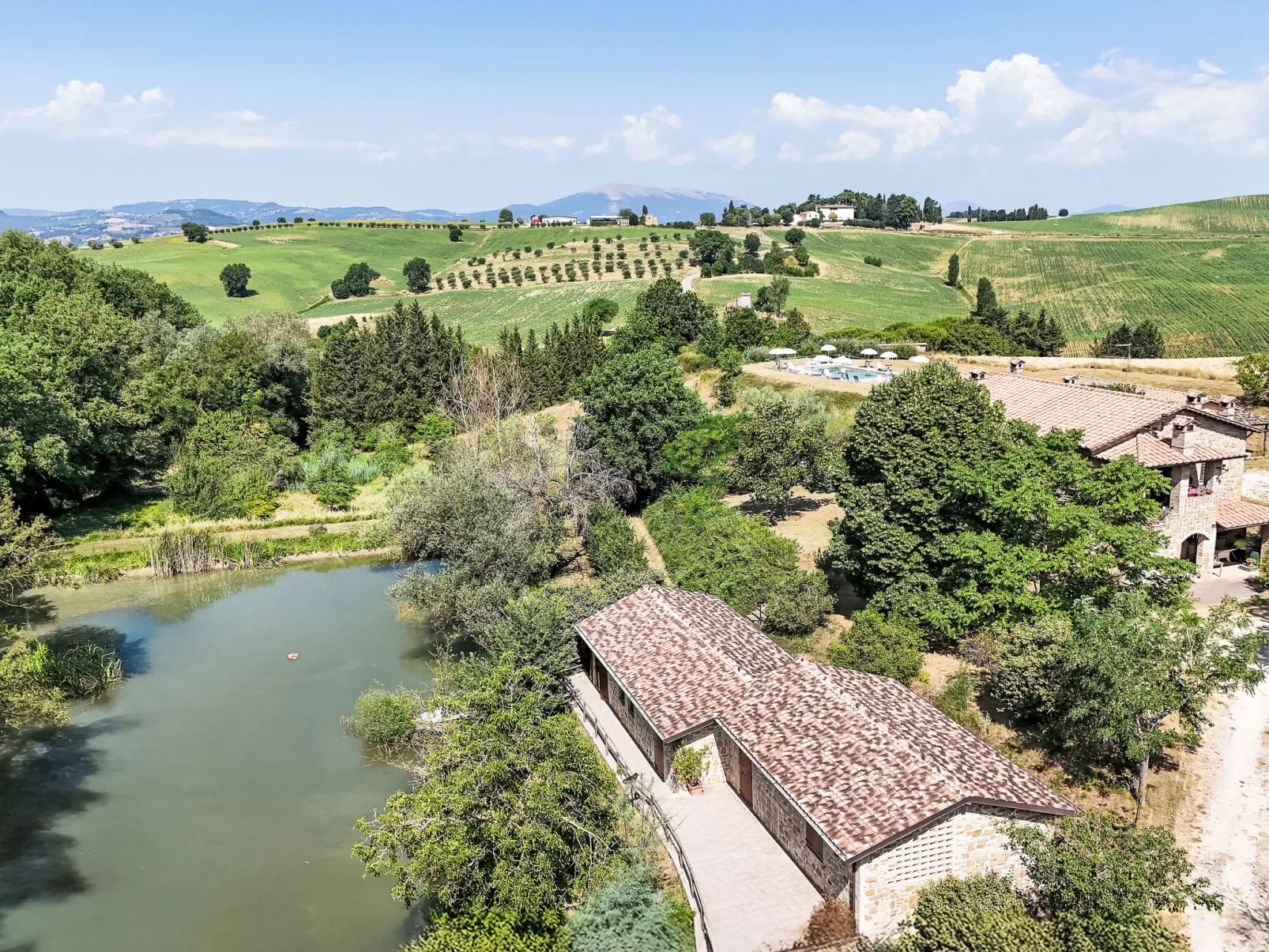 Giuncheto Casale-Outside