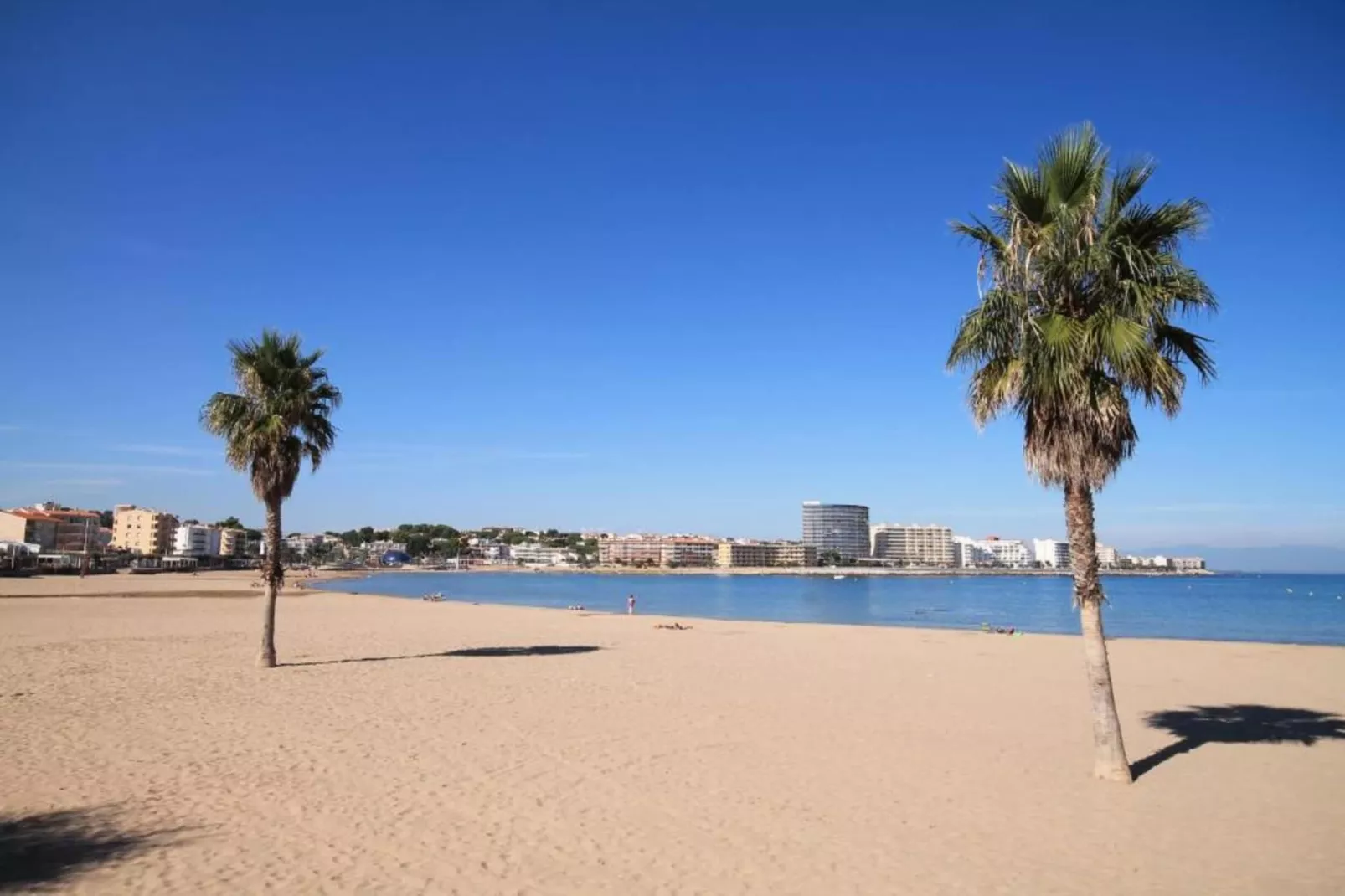 Can Tarra 1-Areas within 5km in summer