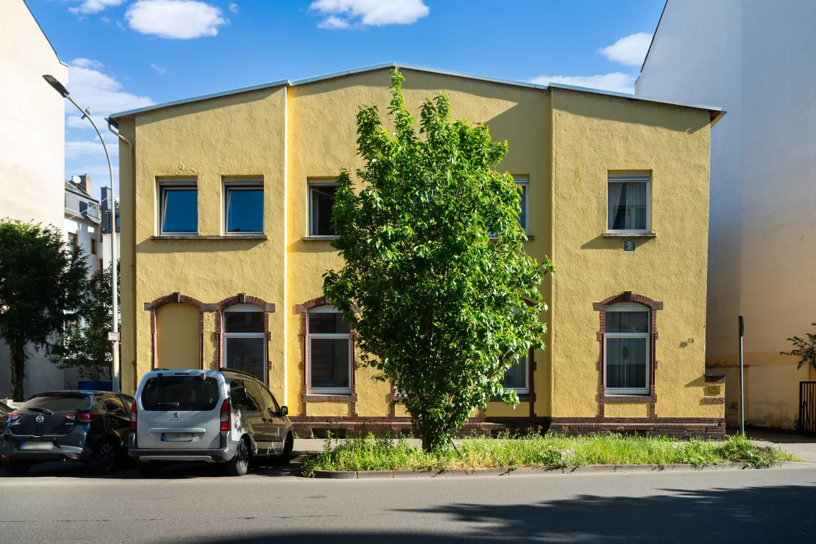 Modern Stay Studio mit Balkon-Exterior in summer