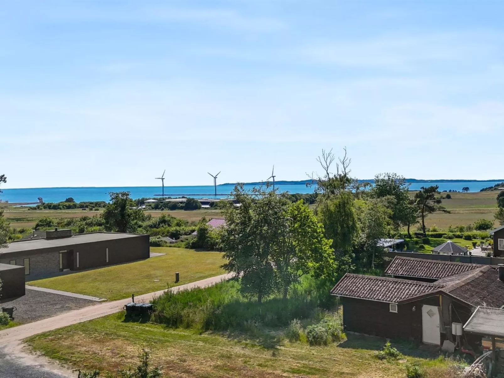 "Arjuna" - 750m from the sea-Outside