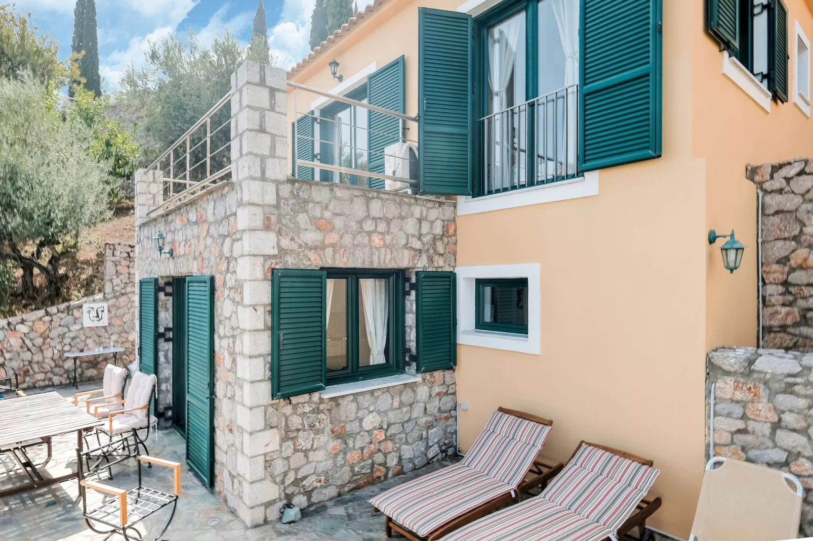 4 villas-Exterior in summer