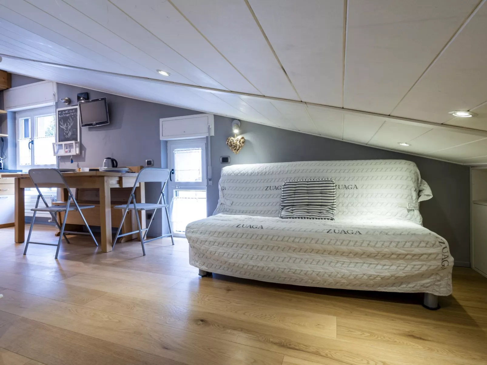 Mater Studio Flat-Inside
