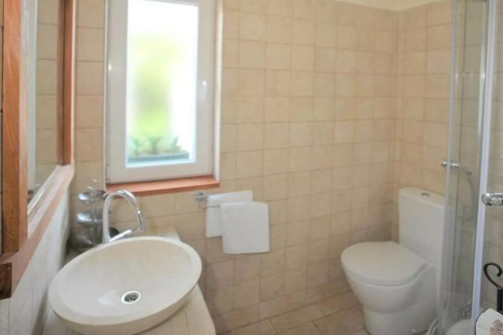 Holiday Home Mirta - Three Bedroom Holiday Home with terrace-Bathroom