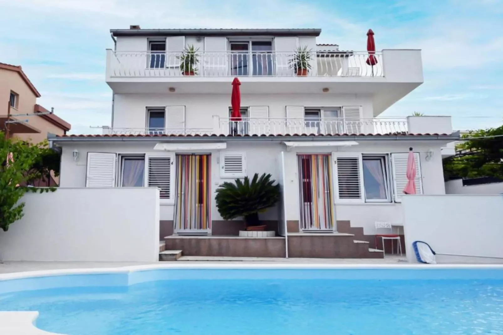Apartments Mihovilović - 50 m from beach - Two Bedroom Apartment with Terrace and Pool View (A1)-Extérieur