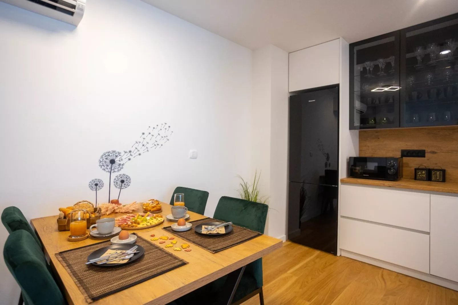 Apartment Jugo - Two Bedroom Apartment with Terrace and Sea View-Dining room