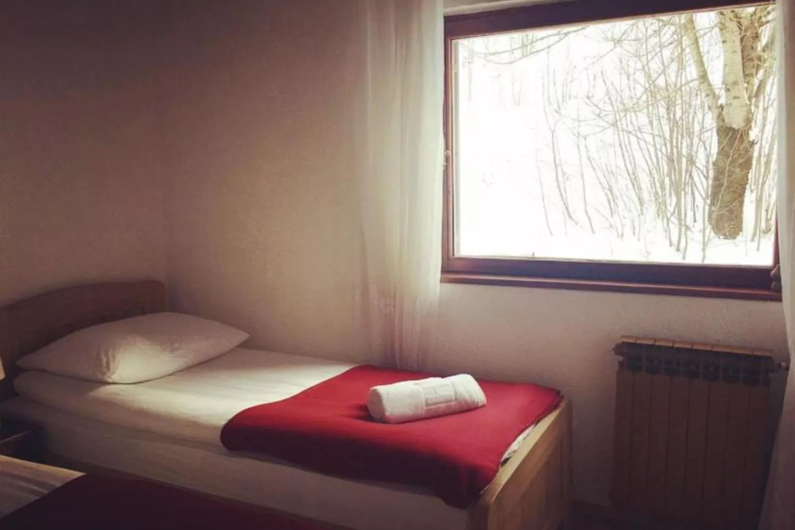 Holiday Home with Three Bedrooms and Garden-Bedroom