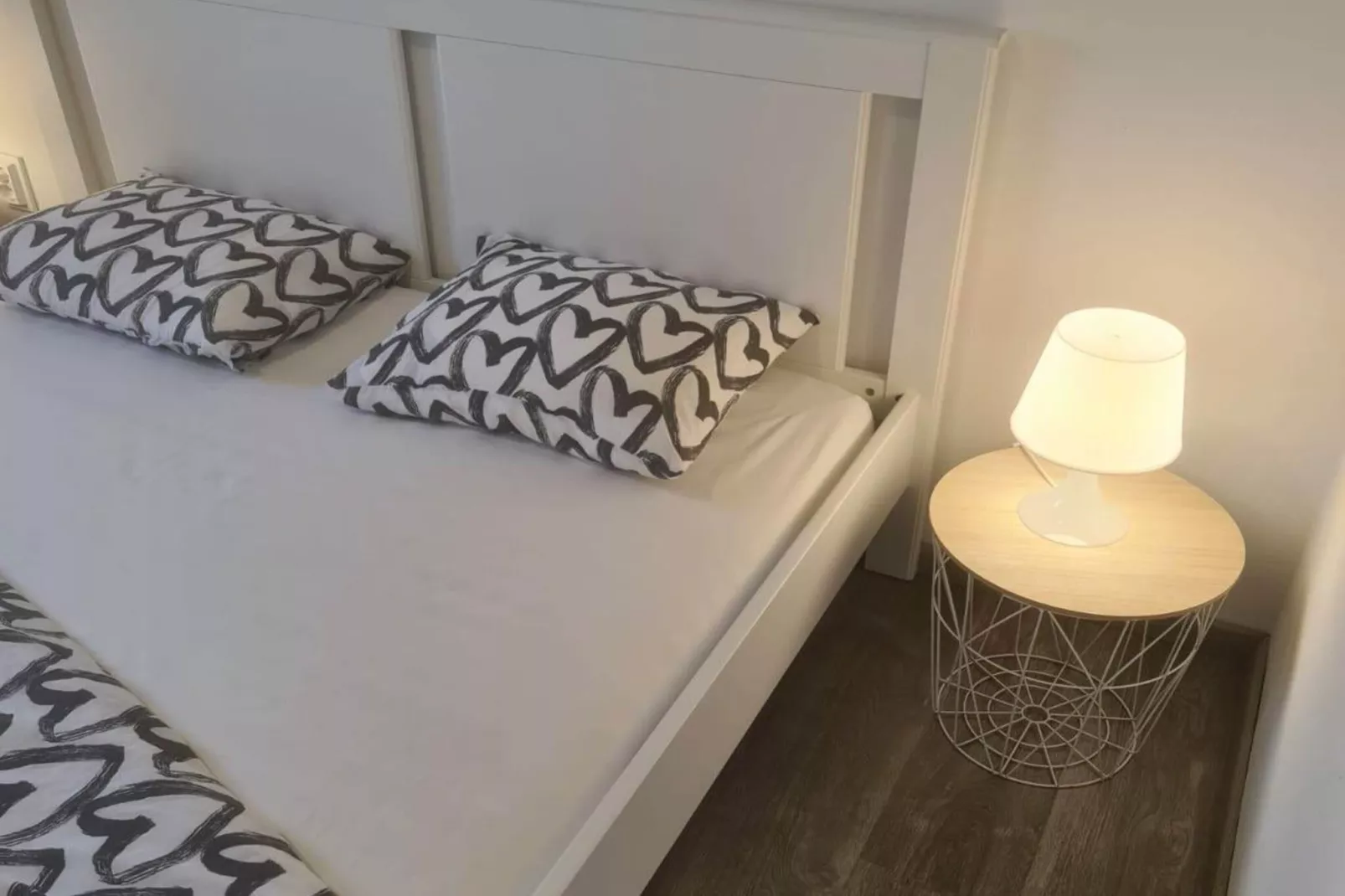 Apartments Rubbi - Two Bedroom Apartment with Terrace-Chambre
