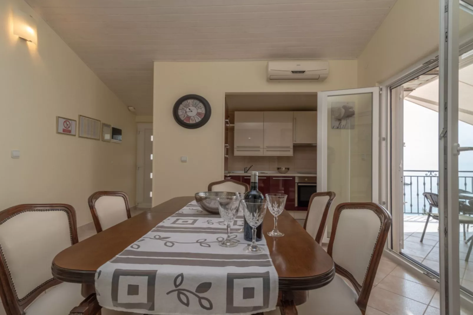 Apartment Villa Daniela - Three Bedroom Apartment with Terrace-Esszimmer