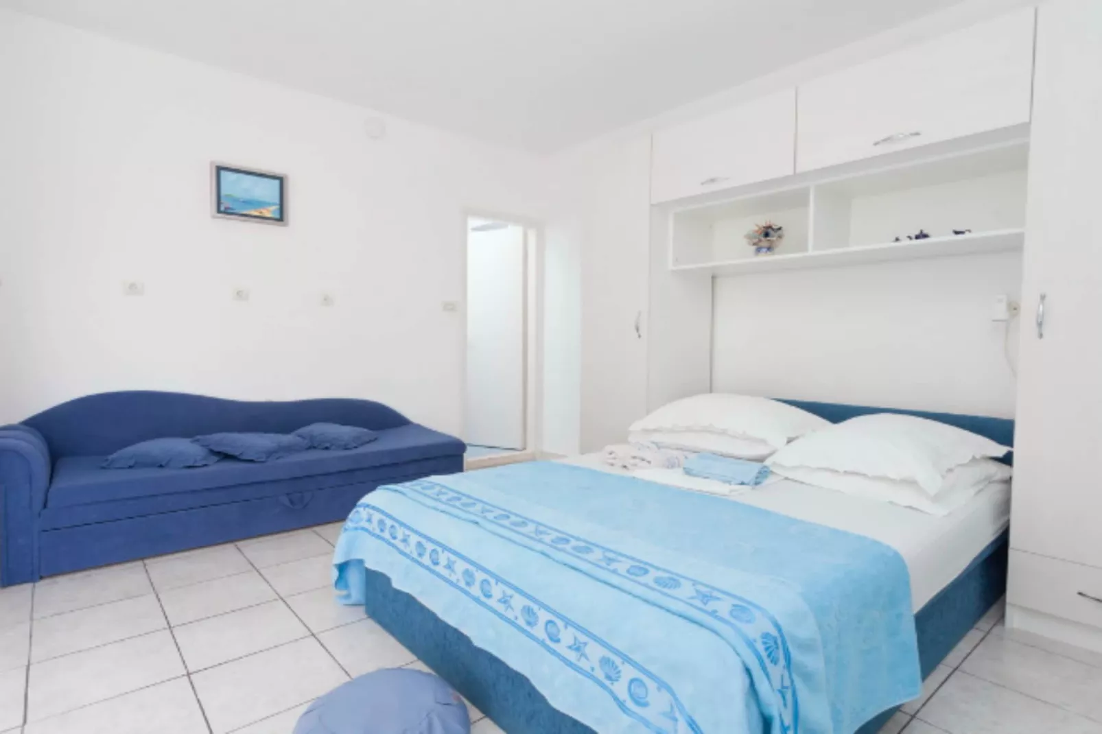 Apartments Lili - Two Bedroom Apartment with Balcony-Schlafzimmer