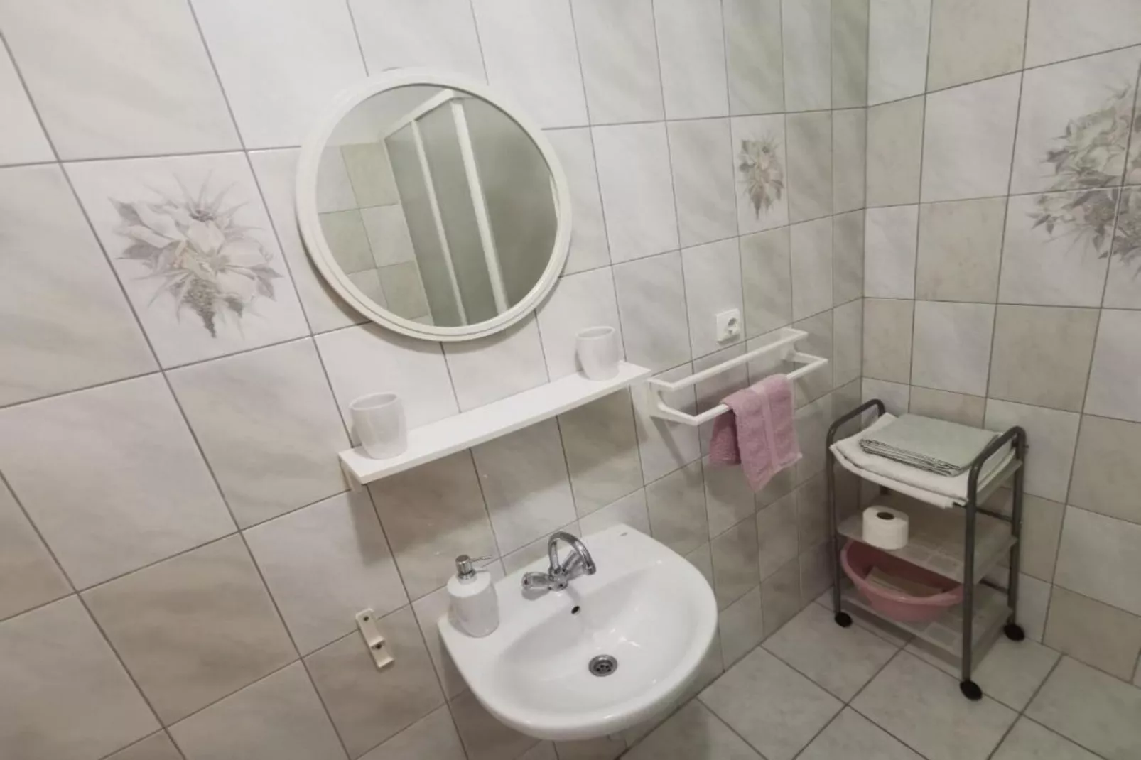 Apartments White House - Studio Apartment with Terrace and Sea View 5-Salle de bain