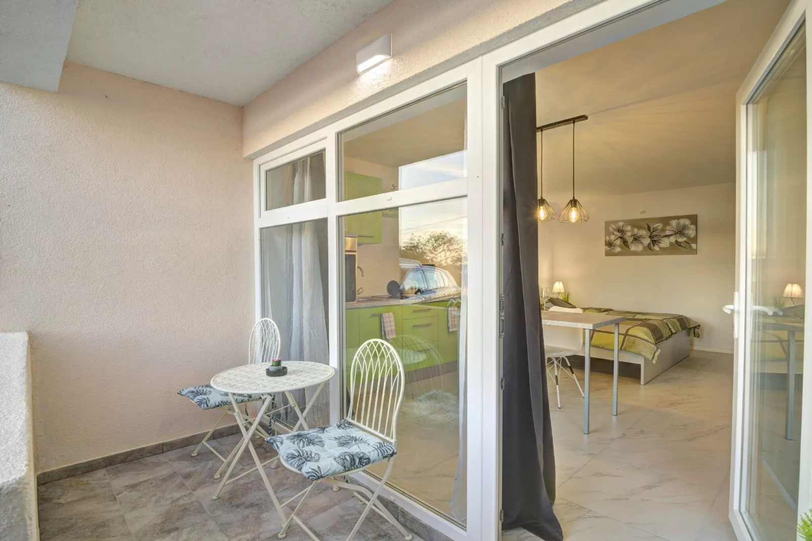 Apartments Luka & Leona - Studio Apartment with Terrace Leona