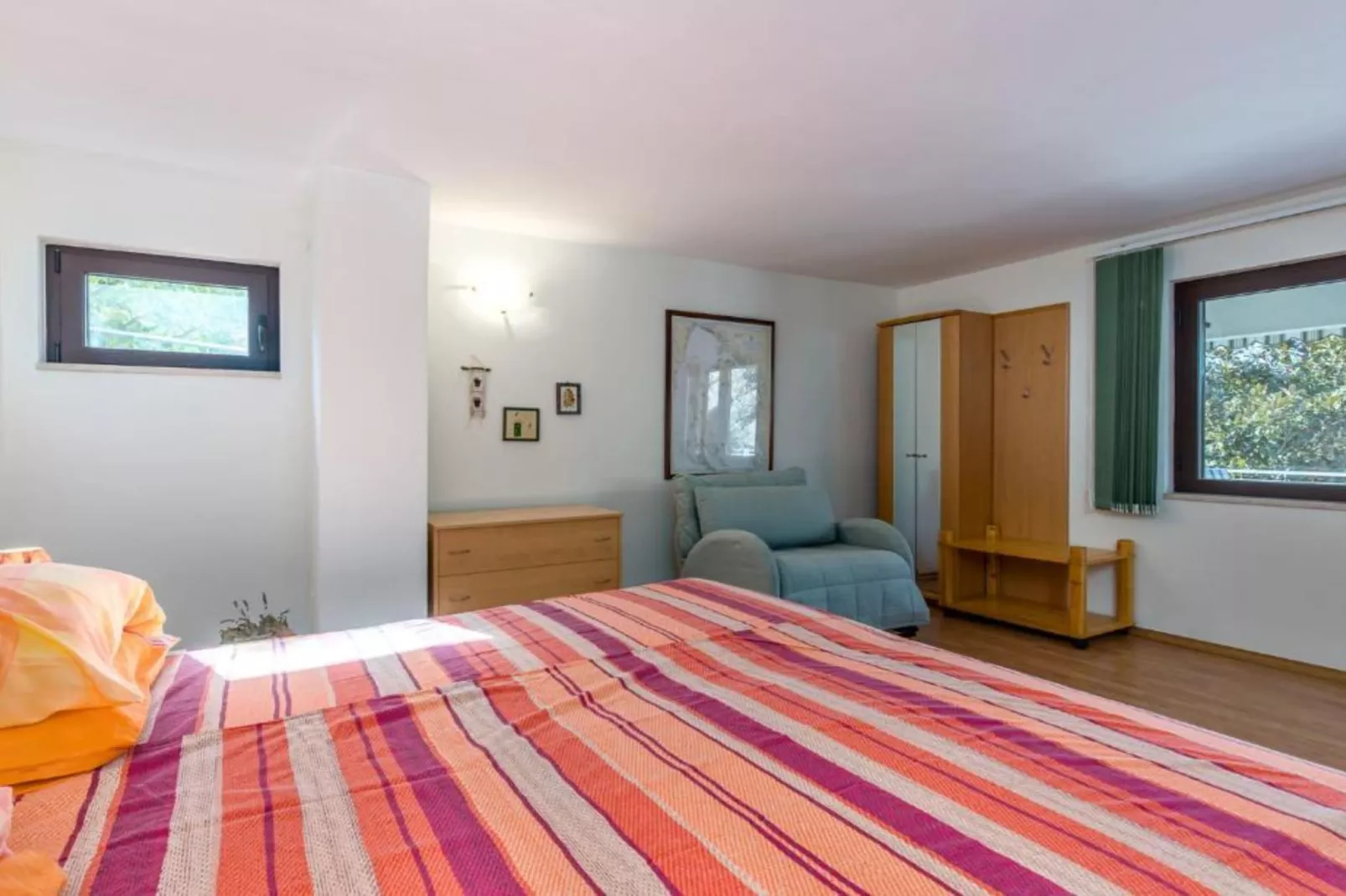 Apartment Villa Mirna - One Bedroom Apartment with Balcony and Garden View-Bedroom