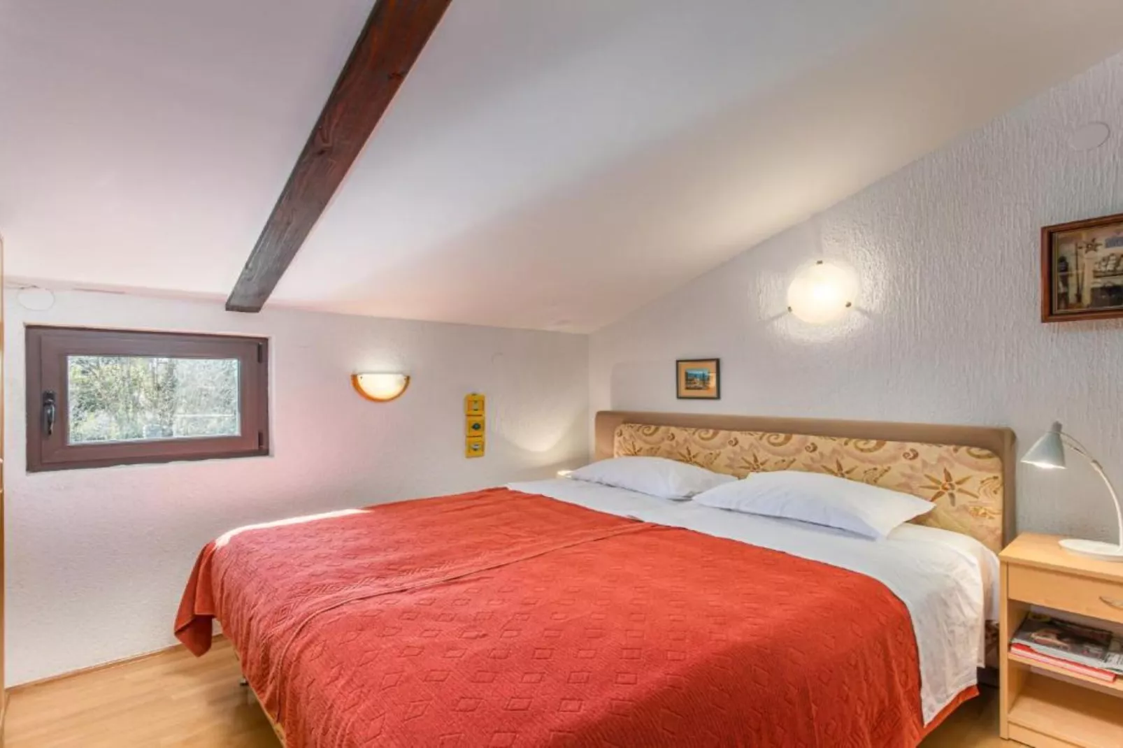 Apartment Villa Mirna - Three Bedroom Apartment with Balcony and  Sea View-Bedroom