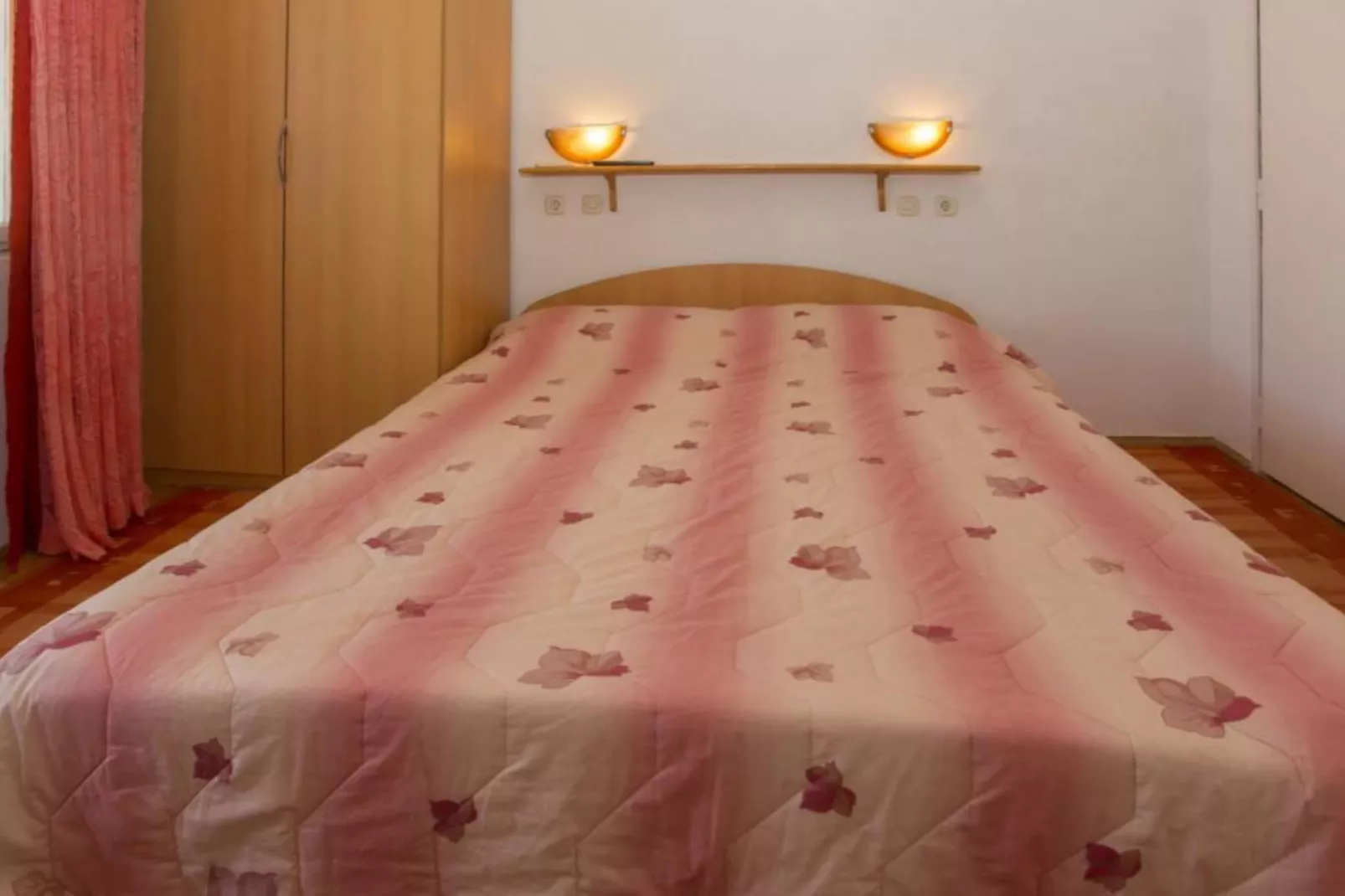 Double Room with Private Balcony (A2)-Chambre