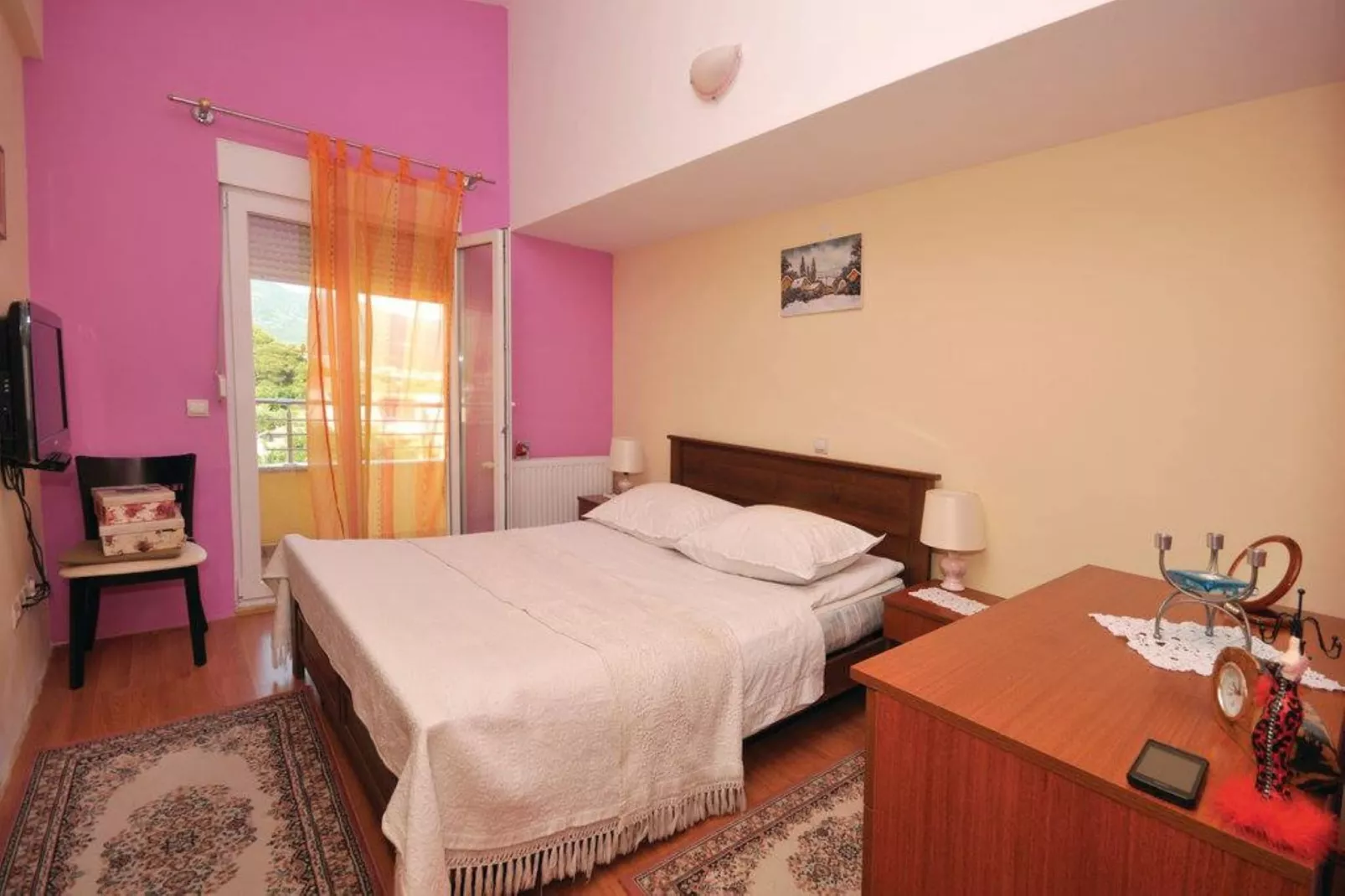 Chic and Stylish Kastel Novi Apartment with Pool - Five Bedroom Apartment With Pool-Bedroom